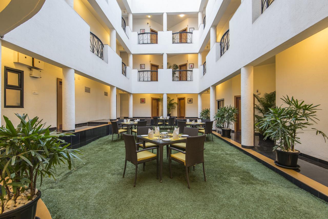 Hotel Phoenix Koregaon Park Пюн Екстериор снимка