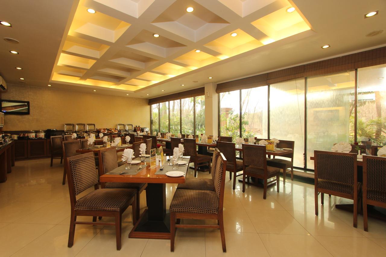 Hotel Phoenix Koregaon Park Пюн Екстериор снимка