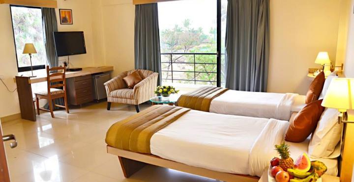Hotel Phoenix Koregaon Park Пюн Екстериор снимка