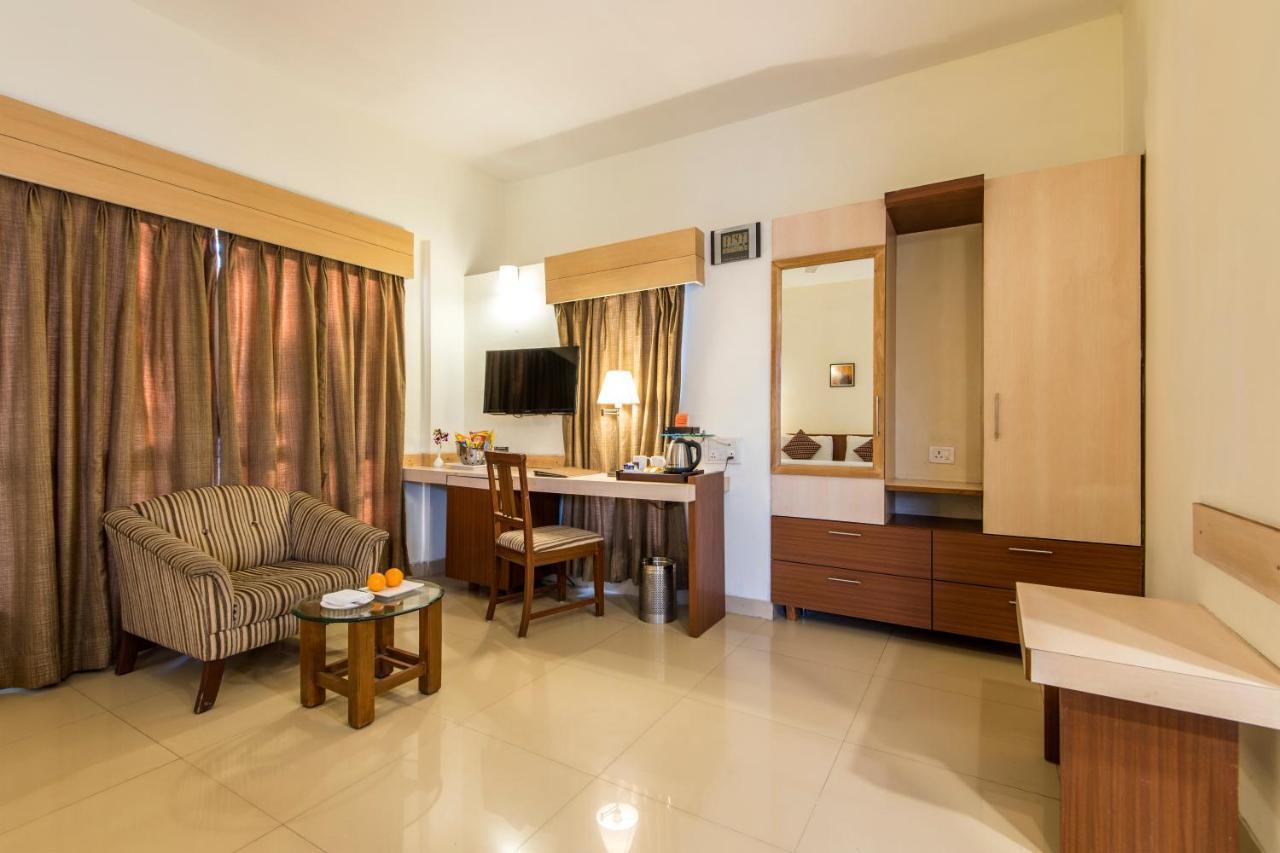 Hotel Phoenix Koregaon Park Пюн Екстериор снимка